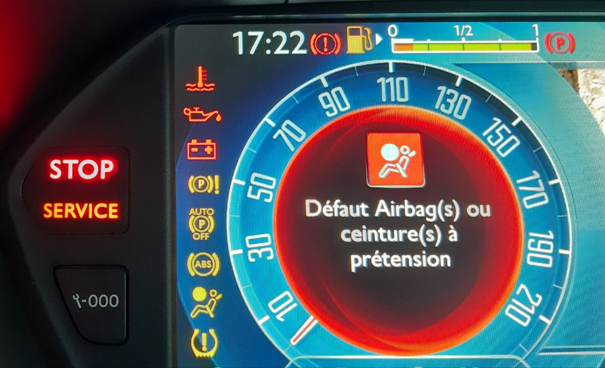 Alarme défaut airbarg ou ceinture a pretension sur le tableau de bord